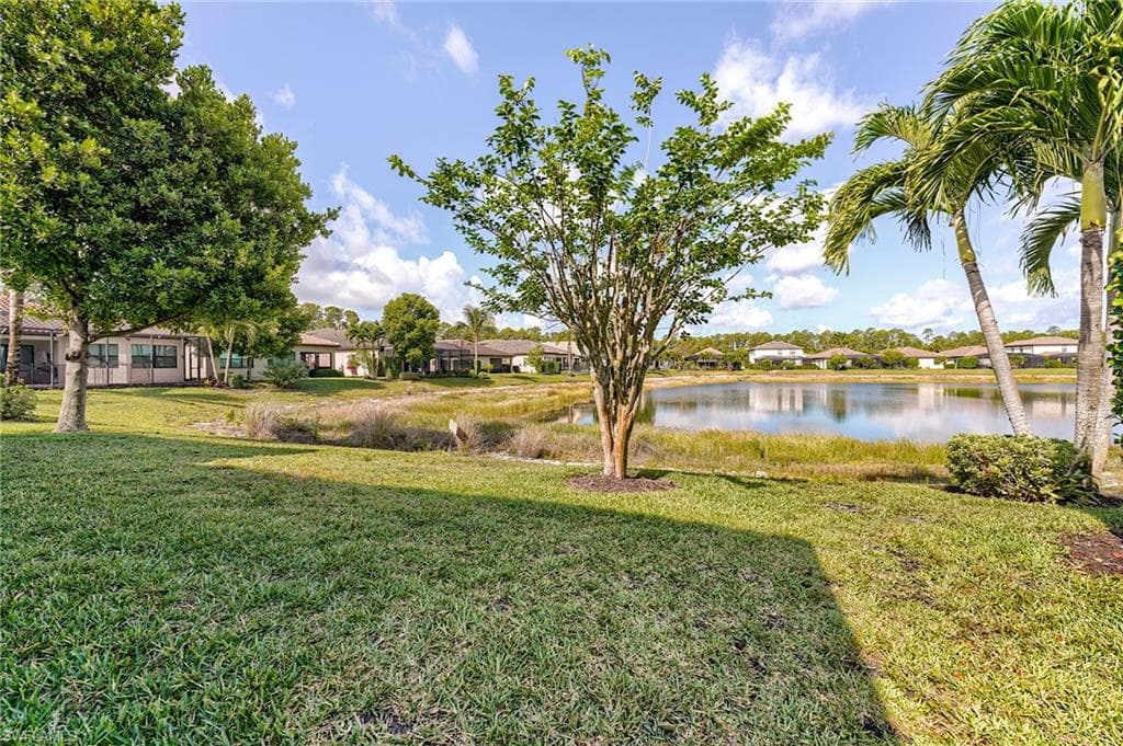 9335 Woodhurst DR-32