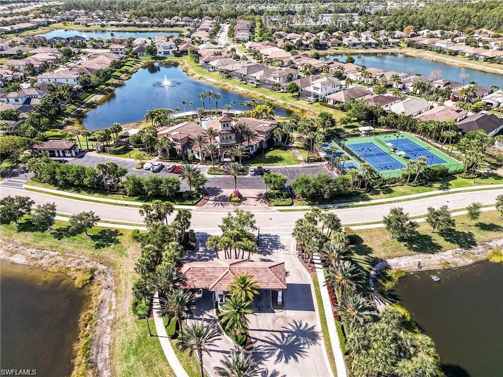 9335 Woodhurst DR-38