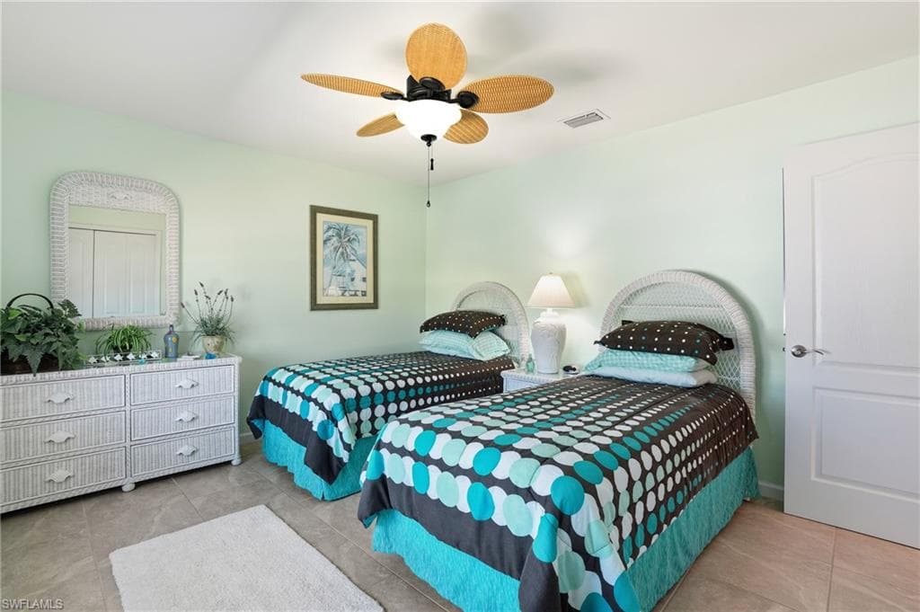 222 Flamingo ST-24
