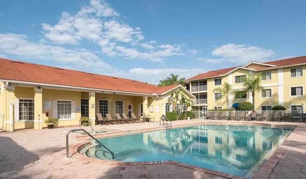 8244 Key Royal CIR 616-2