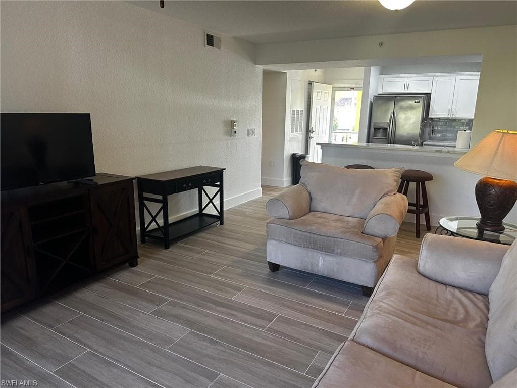 8244 Key Royal CIR 616-11