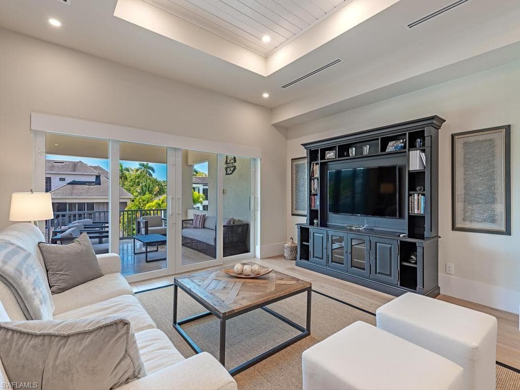 628 21st AVE S-19