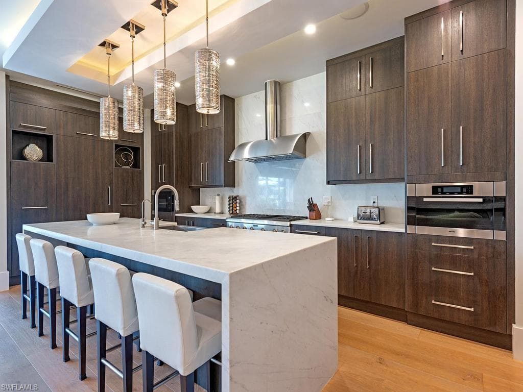628 21st AVE S-8