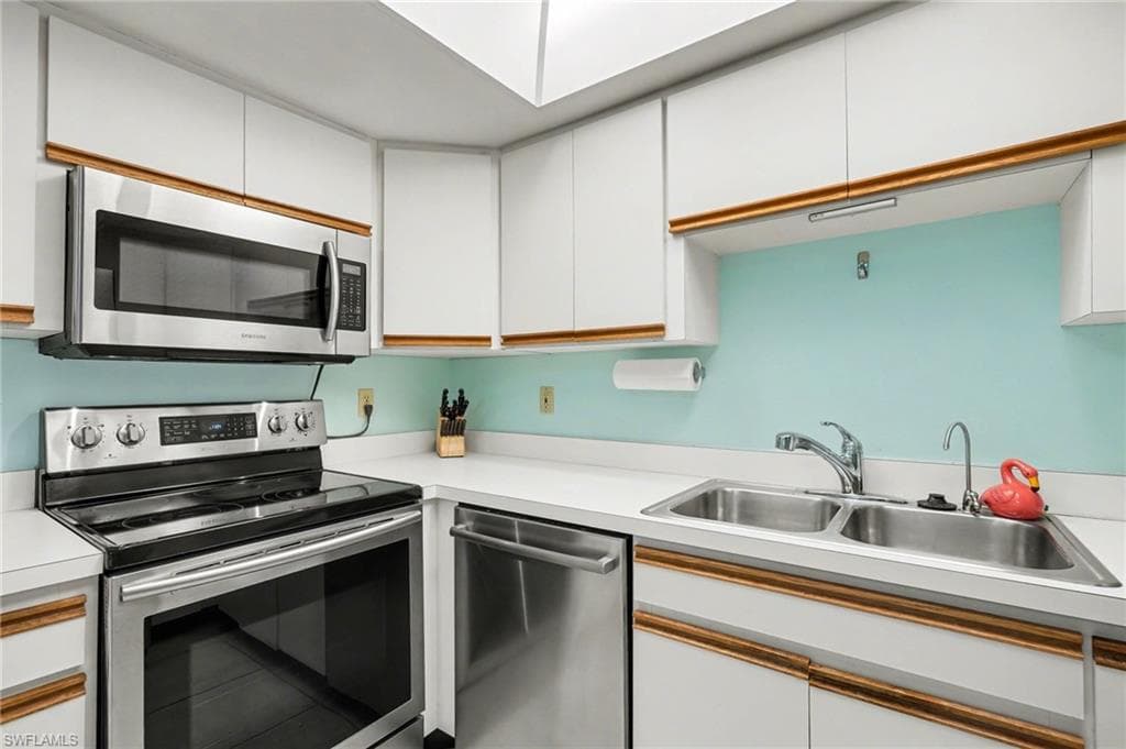 13204 Broadhurst LOOP-8