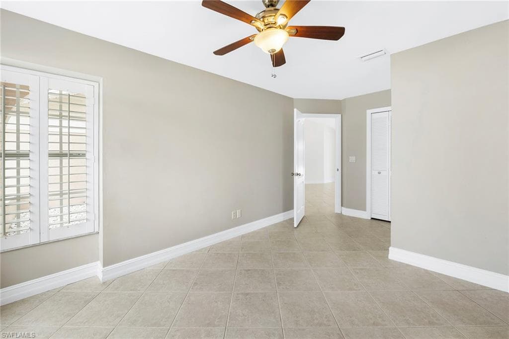 10340 Regent CIR-27