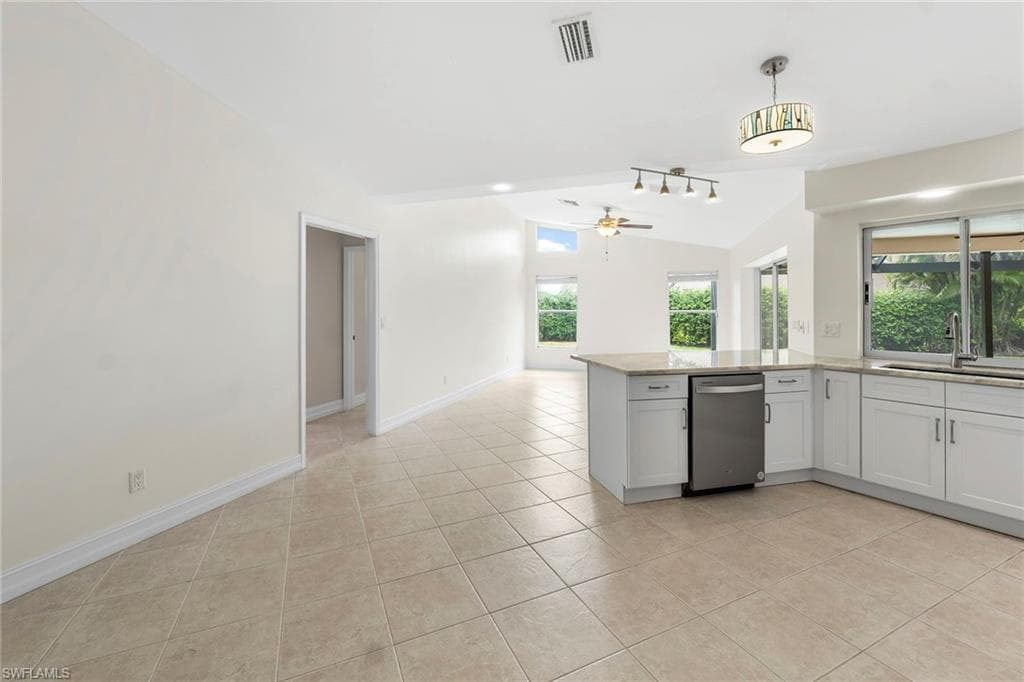 10340 Regent CIR-13