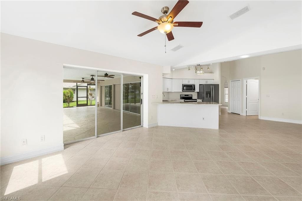 10340 Regent CIR-17