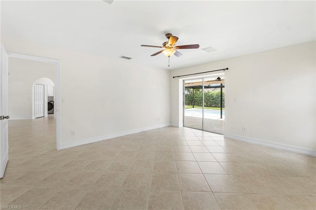10340 Regent CIR-12
