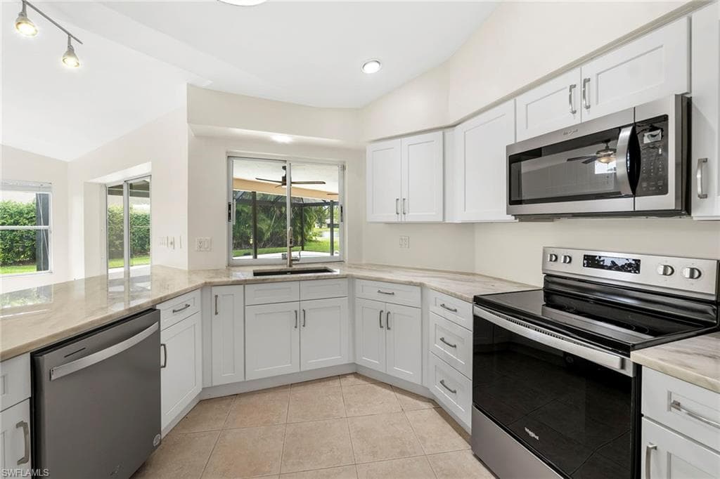 10340 Regent CIR-7