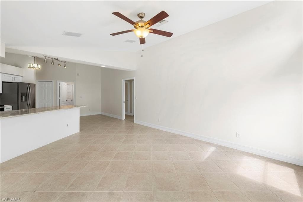 10340 Regent CIR-18