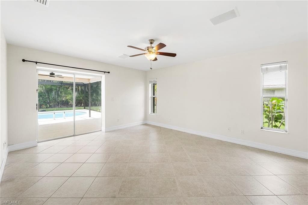 10340 Regent CIR-11