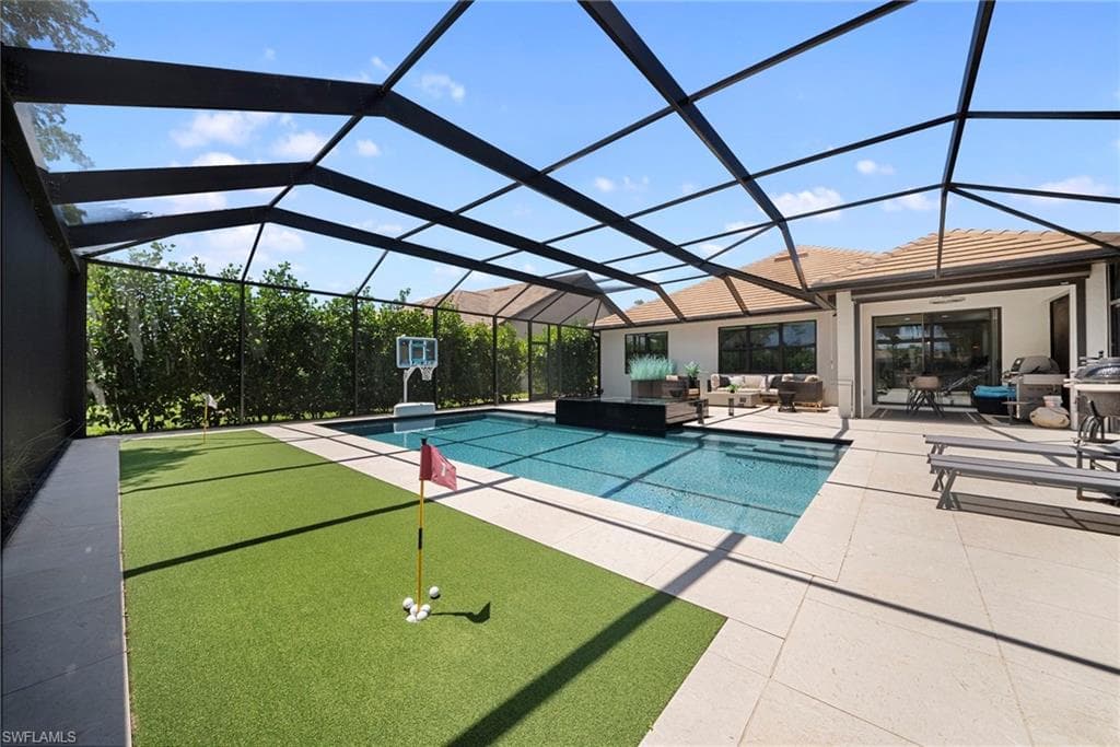 7052 Live Oak DR-42