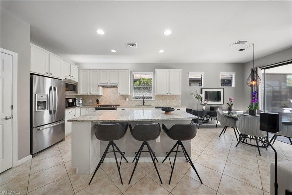 7052 Live Oak DR-13