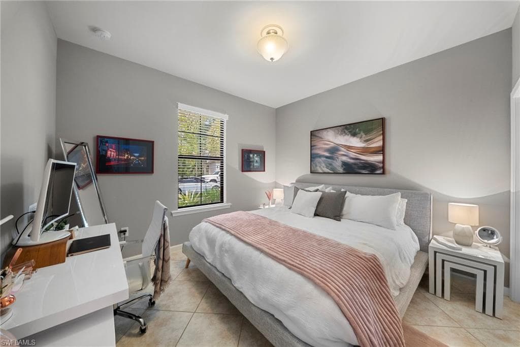 7052 Live Oak DR-33