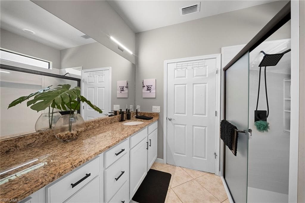 7052 Live Oak DR-29