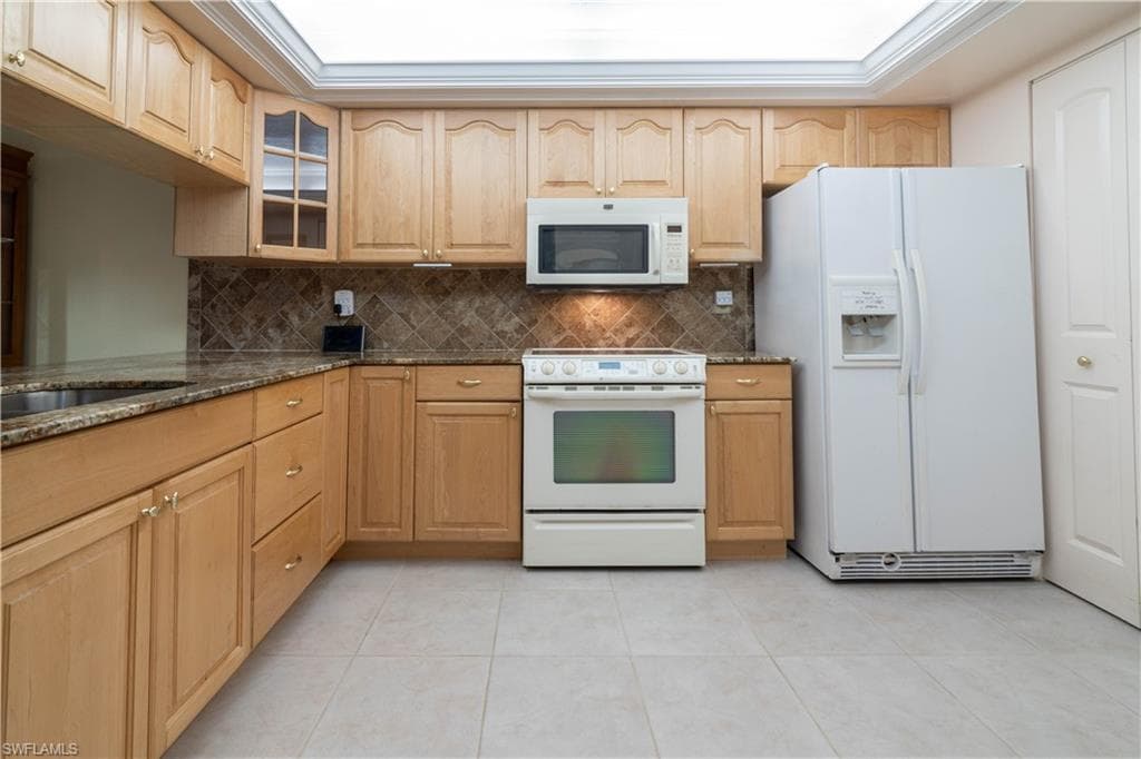 2069 W Lakeview BLVD E1-10