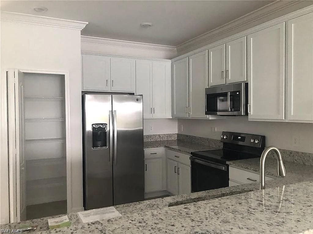 4359 Lemongrass DR-16