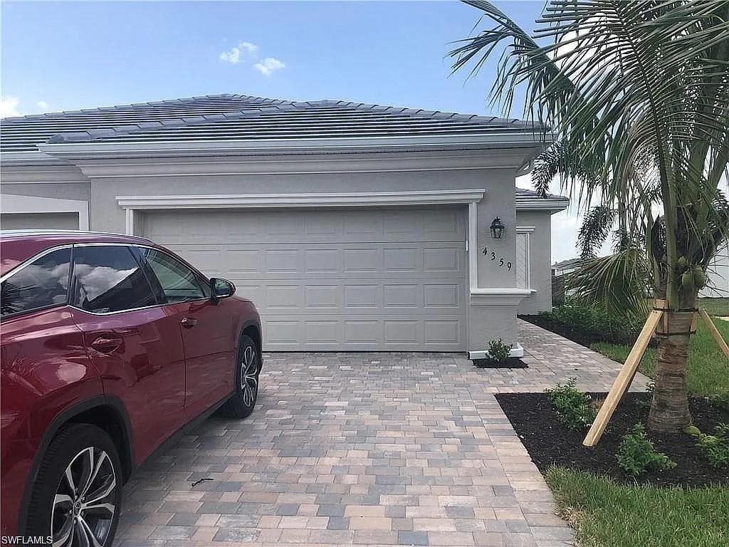 4359 Lemongrass DR-1