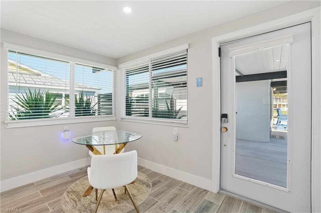239 Curlew ST-13