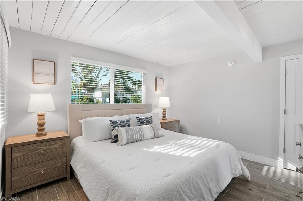 239 Curlew ST-20