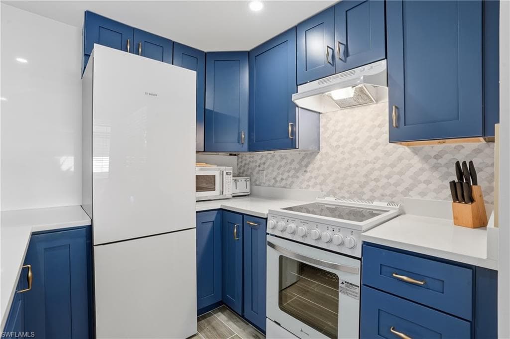 239 Curlew ST-15