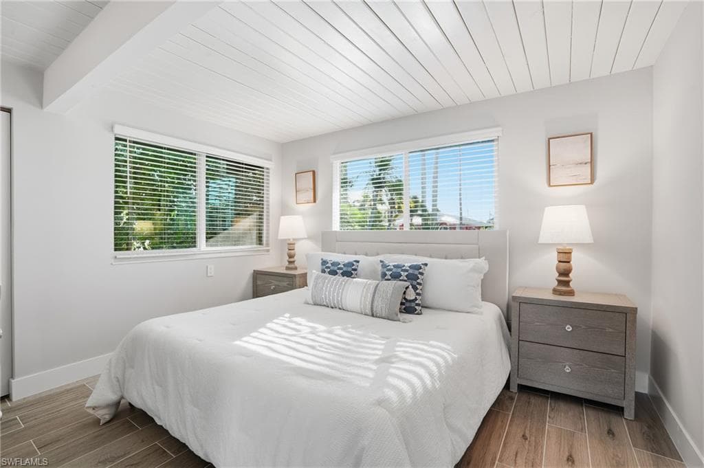 239 Curlew ST-19