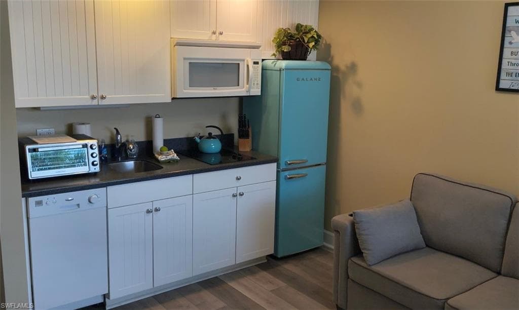 450 Old San Carlos BLVD SW 309-15