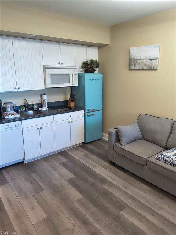 450 Old San Carlos BLVD SW 309-14