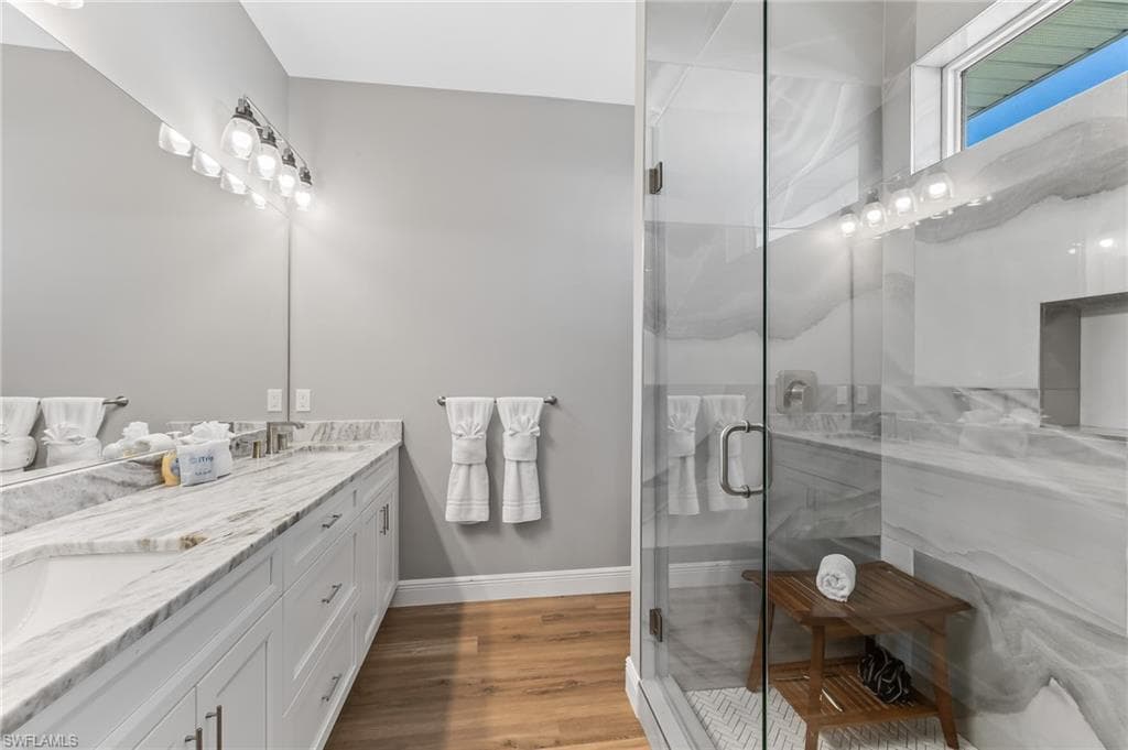 5809 Lauder ST-11