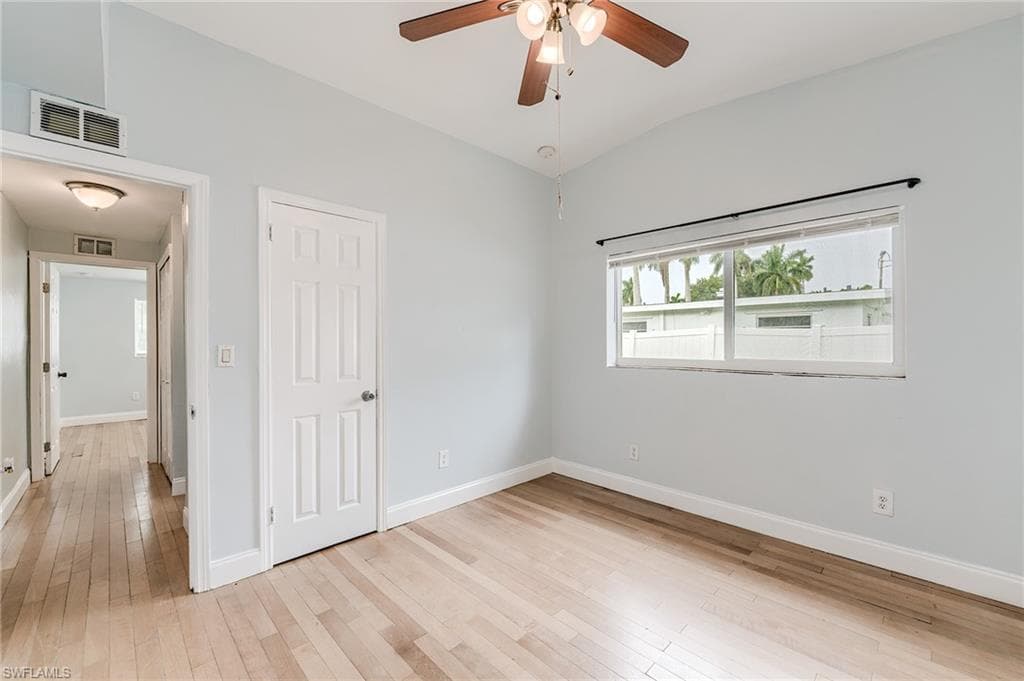1443 Ricardo AVE-23