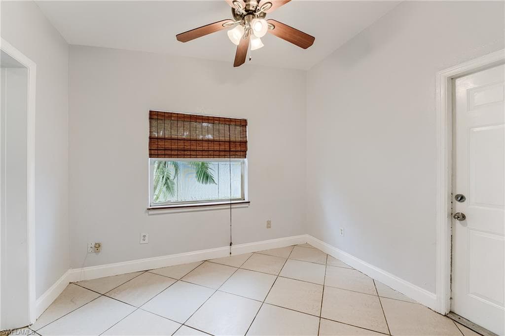 1443 Ricardo AVE-12