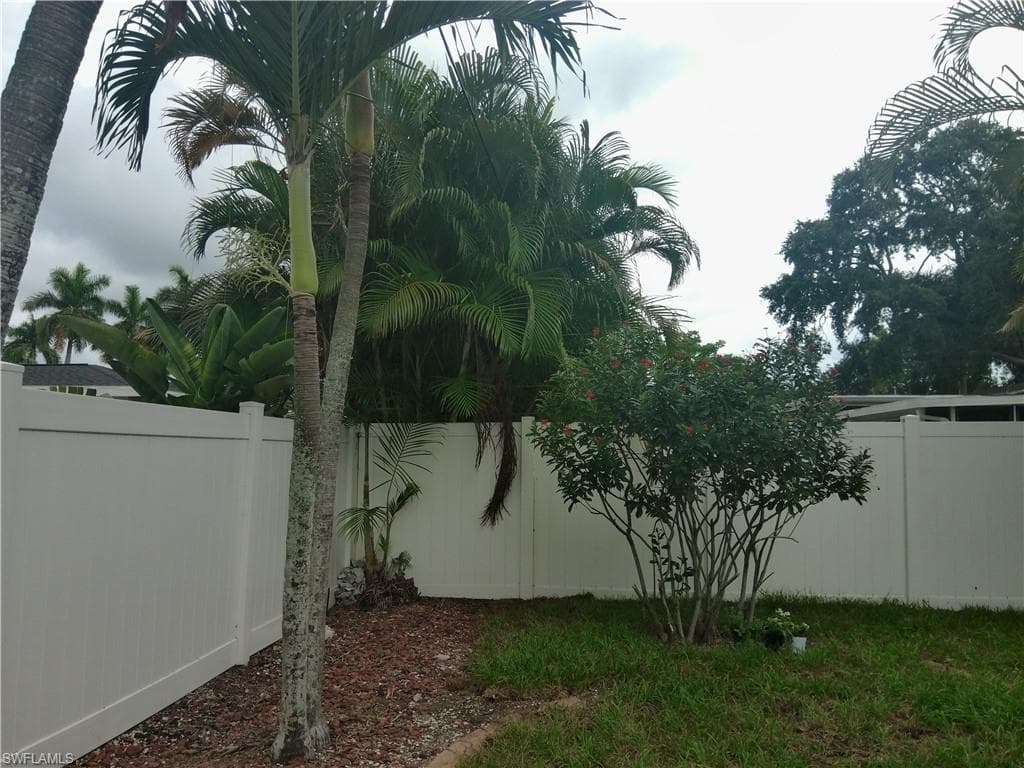 1443 Ricardo AVE-32