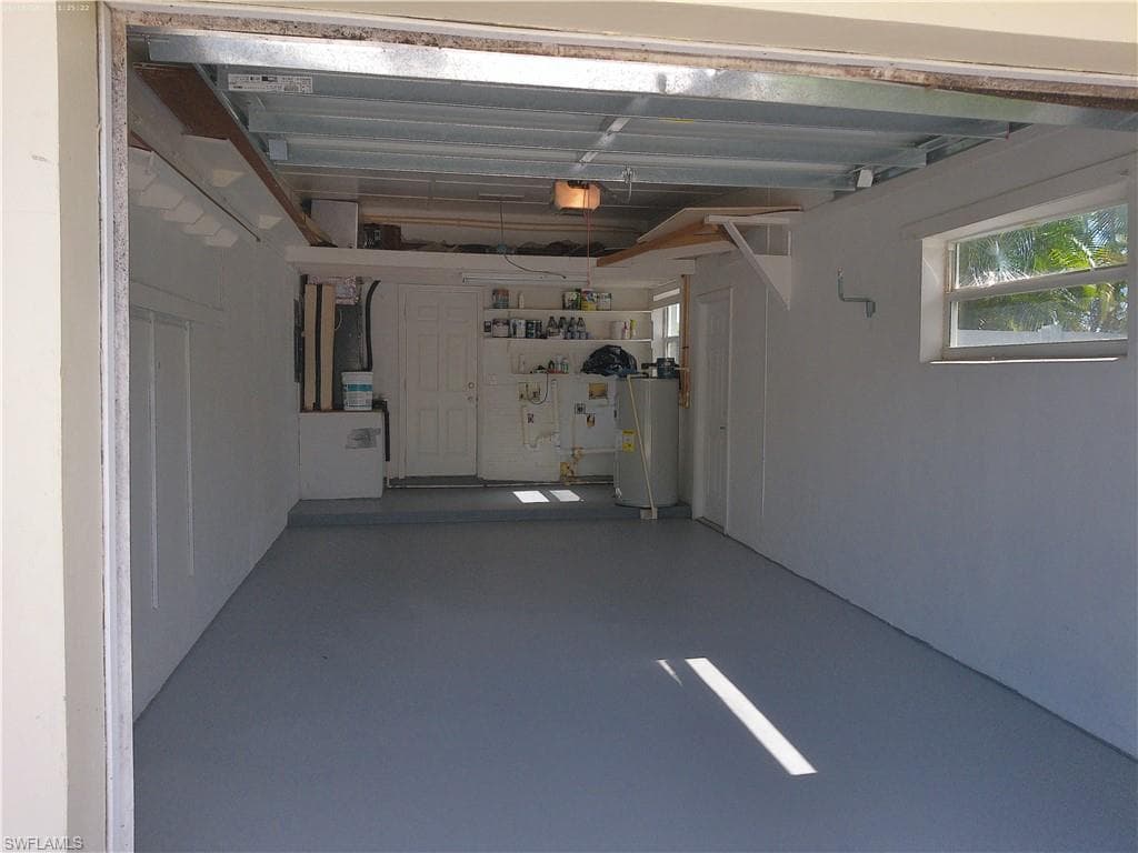 1443 Ricardo AVE-35