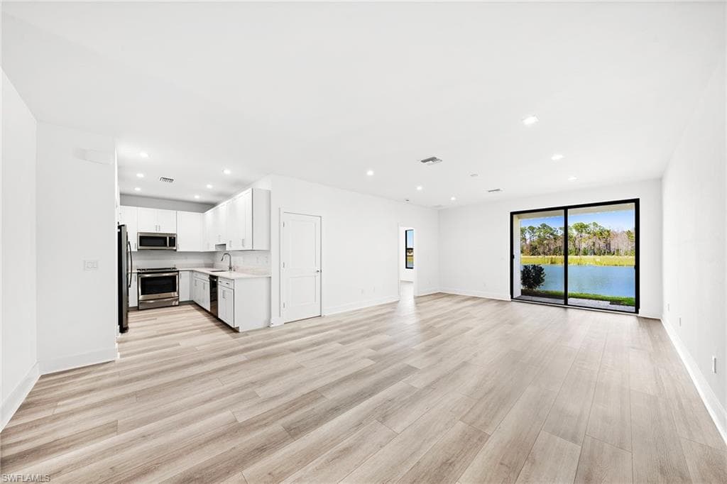 13104 Georges Cay PL-14