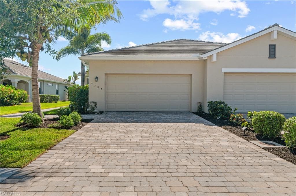 4287 Lemongrass DR-1