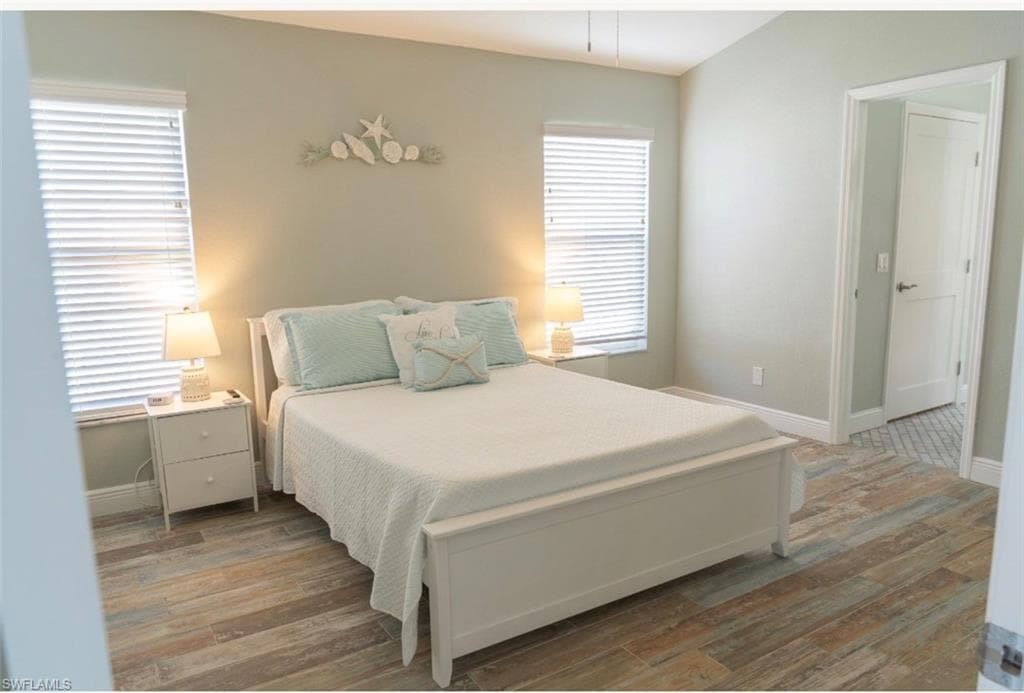 323 Washington CT-26
