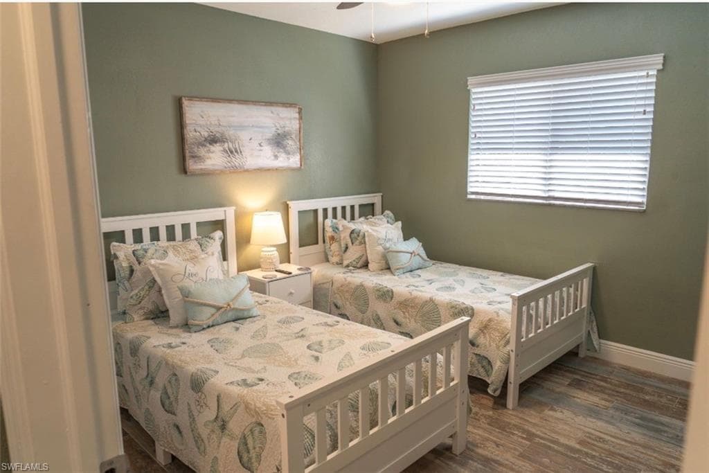 323 Washington CT-37