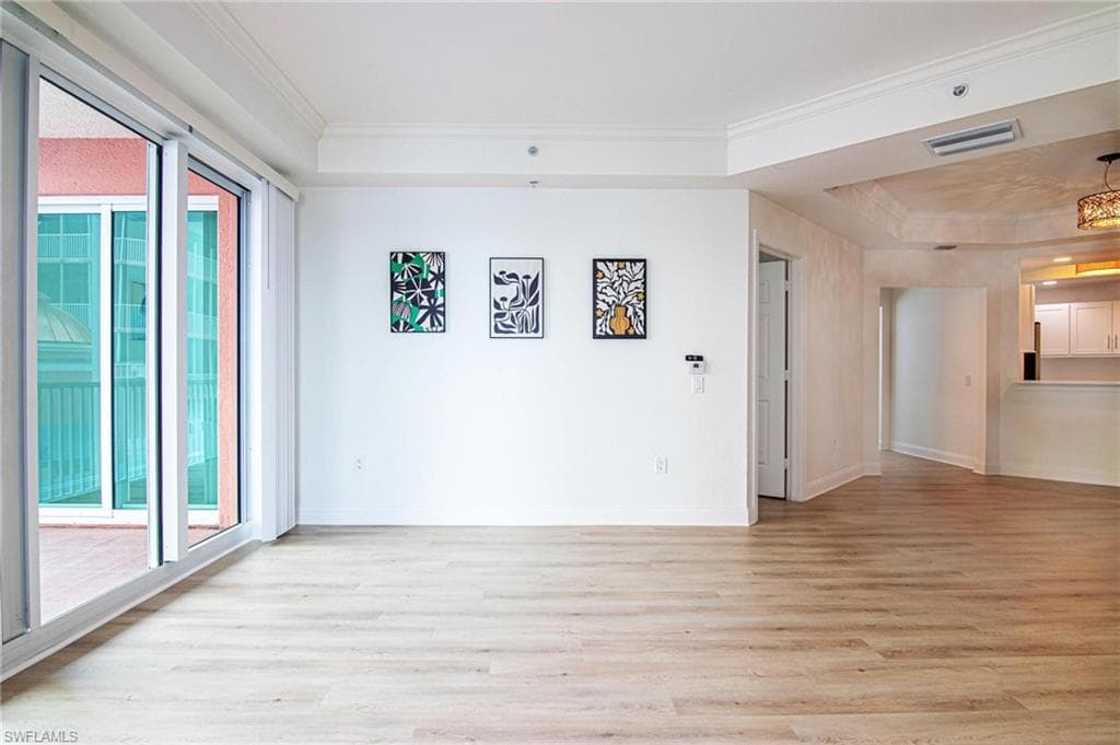 2743 1st ST 406-22