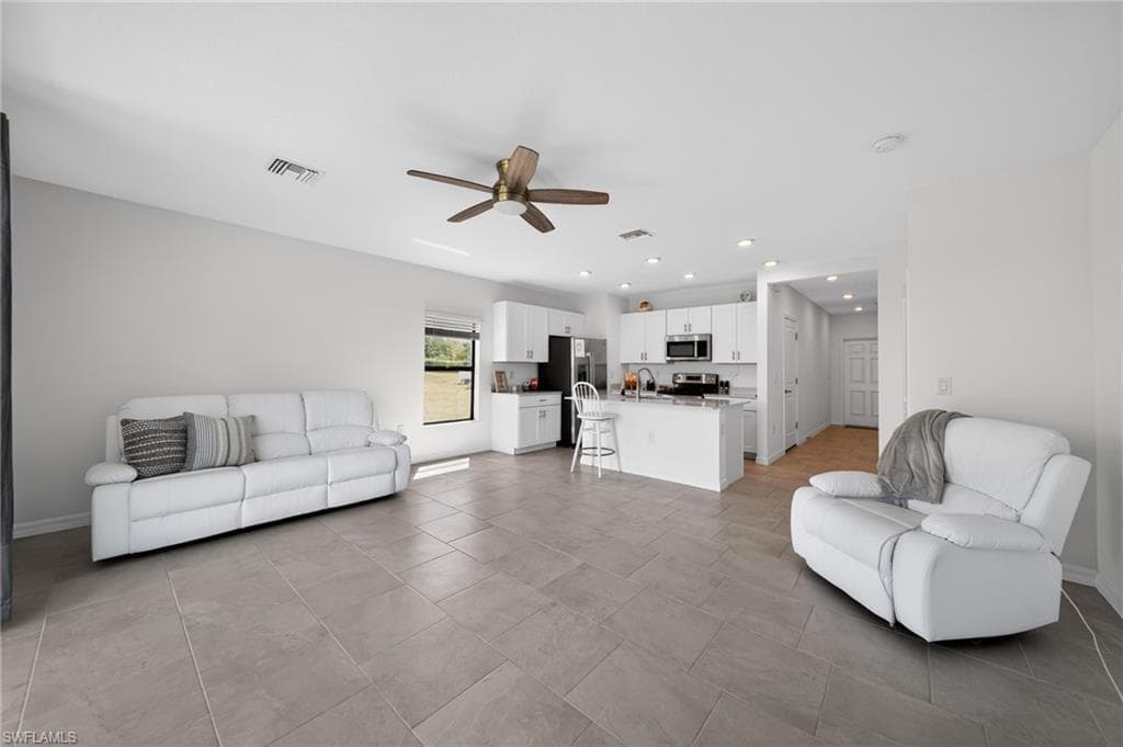 14275 Oviedo PL-8