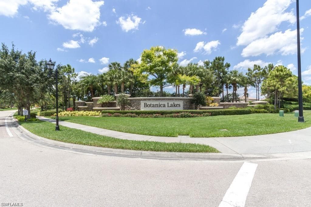 11031 Yellow Poplar DR-17