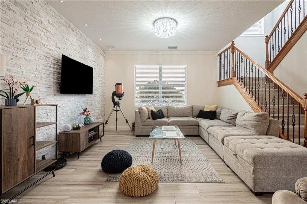 11031 Yellow Poplar DR-3