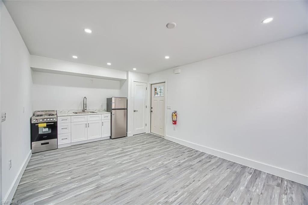 226 Fairweather LN-9