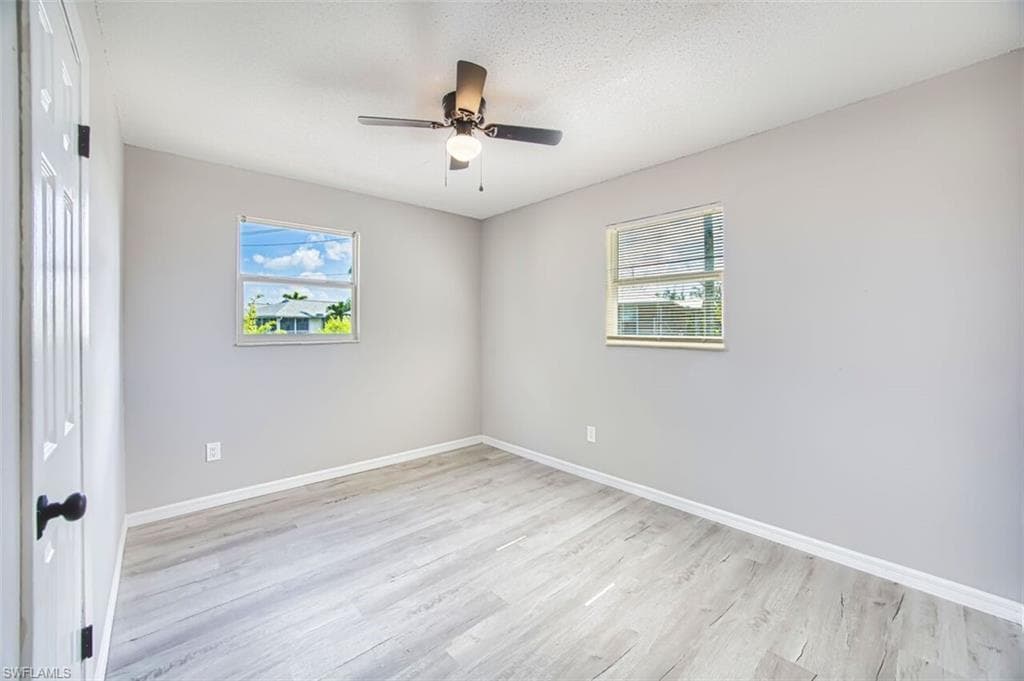 226 Fairweather LN-40