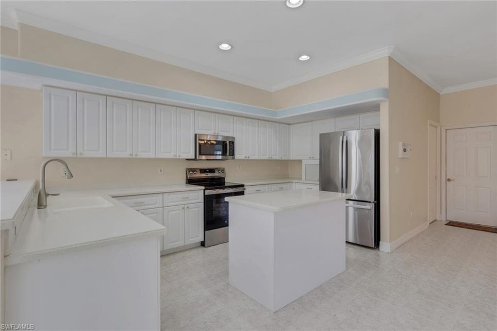 8711 KILKENNY CT-12