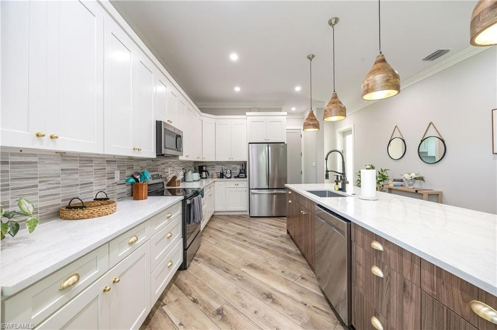 3530 Hibiscus AVE-9