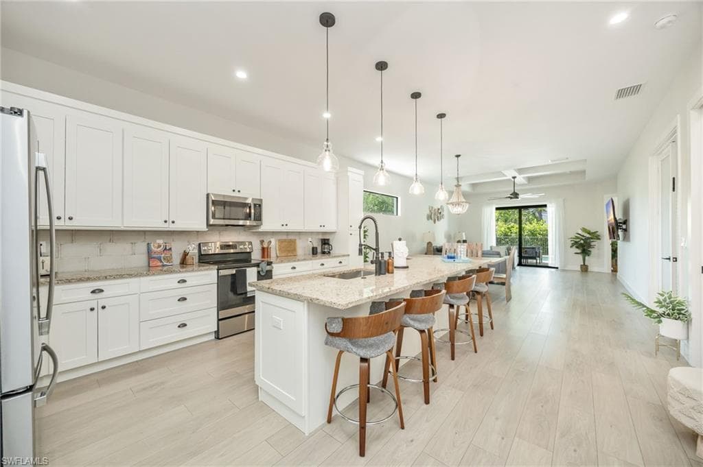 3552 Hibiscus AVE-6