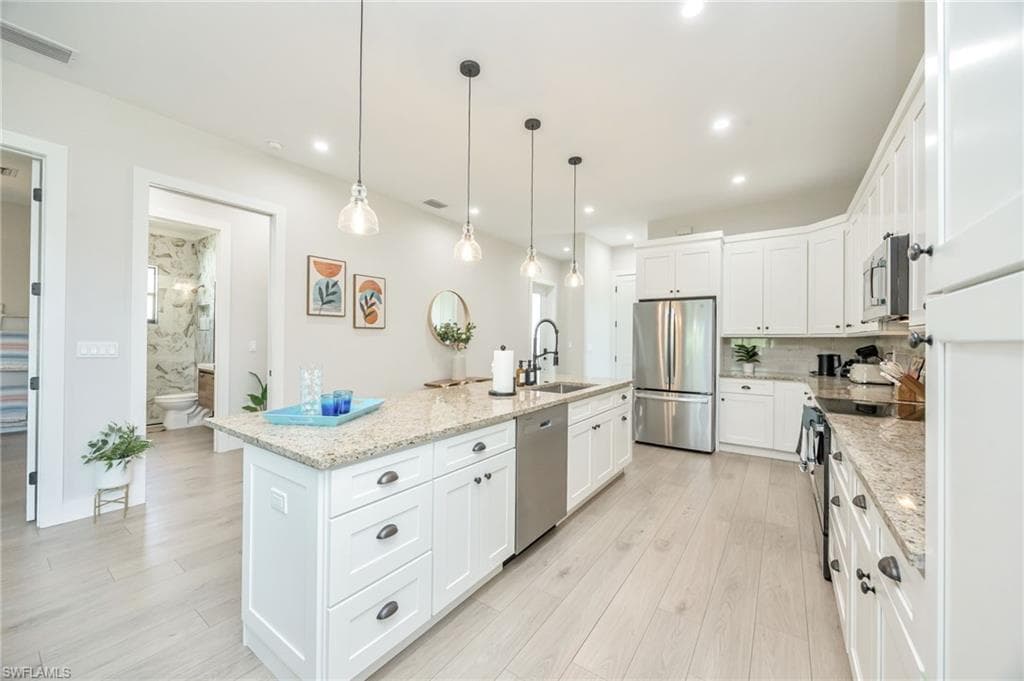 3552 Hibiscus AVE-7