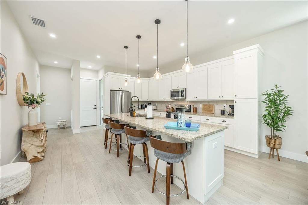 3552 Hibiscus AVE-8