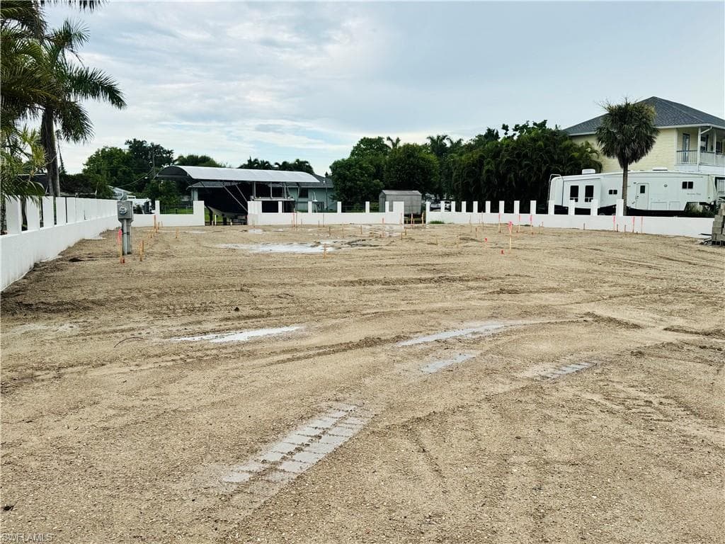 326 SHORE DR-24
