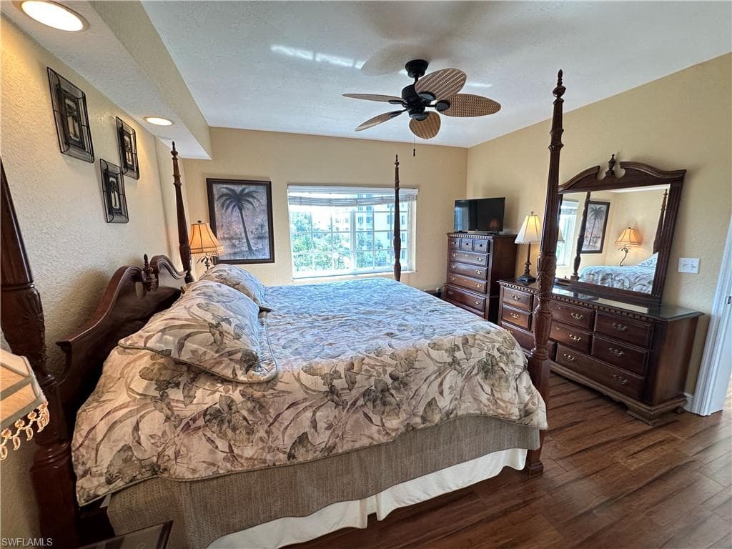 22748 Island Pines WAY 302-12